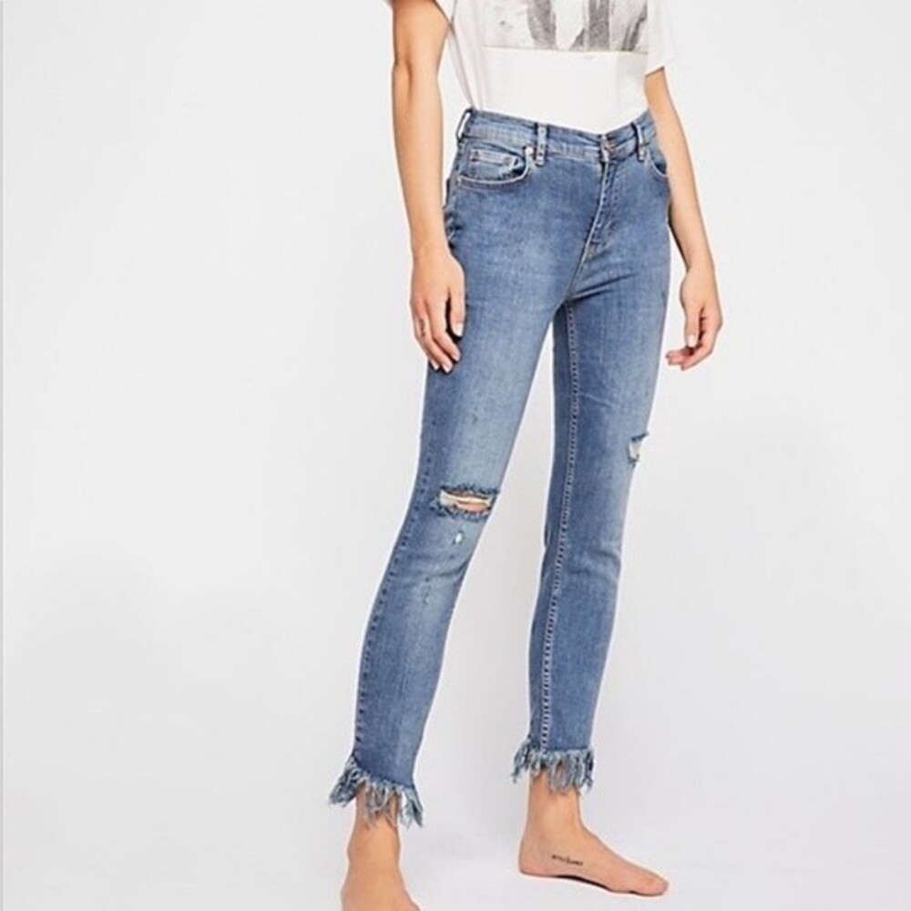 Free People Great Heights Frayed Skinny Jeans Size 25‎